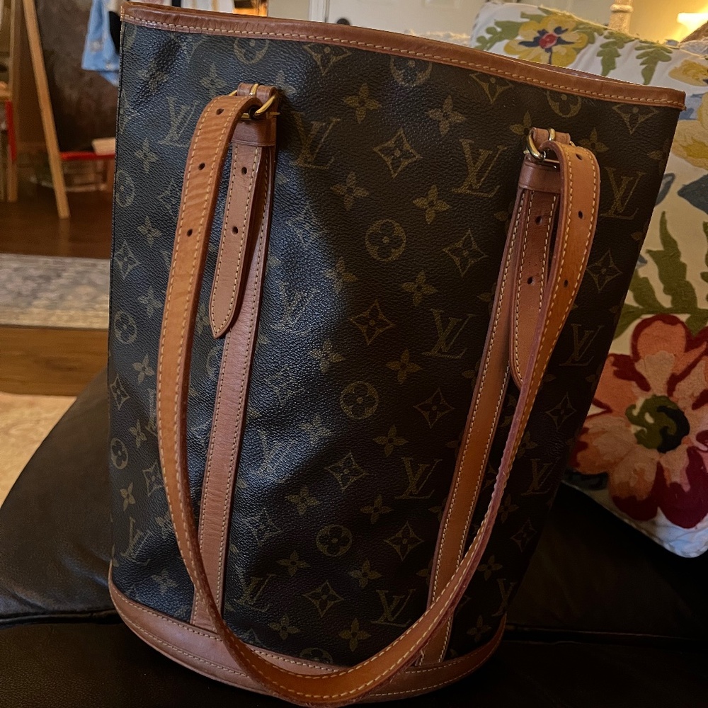 Authentic Louis Vuitton Bucket Bag GM